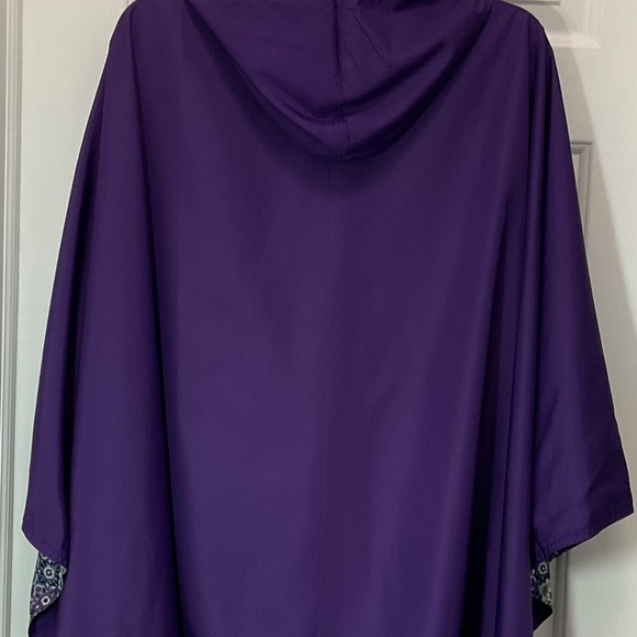 Reversible Rain Cape/Poncho - Picture 9 of 11